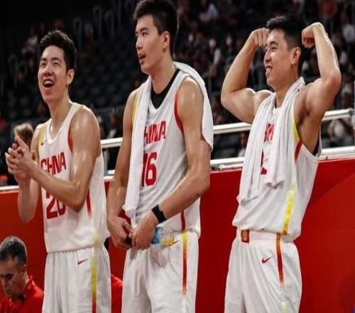 亚运首战38分大胜!3奇兵惊艳,2人状态低迷,余嘉豪变化肉眼可见