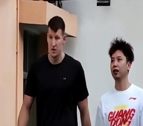 宏远早报!崔永熙王者归来,新外援首秀确定,杜锋爱子与库里握手交流