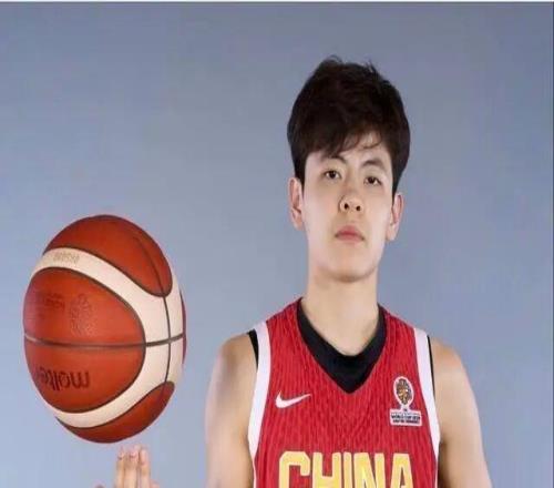 杨舒予闪耀FIBA八强资格赛最佳阵容中国力量惊艳世界篮坛