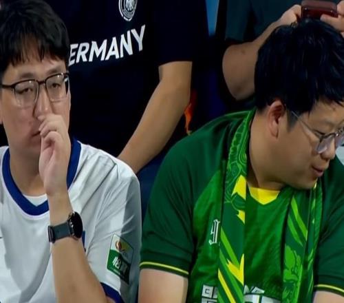 上千国安球迷助阵津门虎!媒体人热议:中超不只是纷争谩骂与撕裂