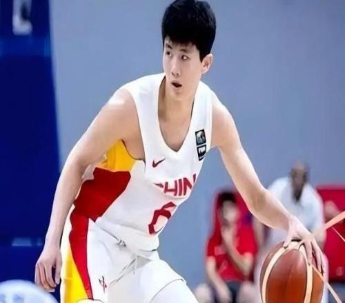 亚运会中国男篮大胜巴林队,小将李悦洲命中率100%