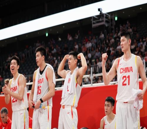 啊!0分,又是0分!中国男篮的首发前锋