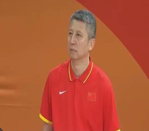 中国男篮两连胜,全队手感火热,王俊杰11+4找回状态,廖三宁23+6