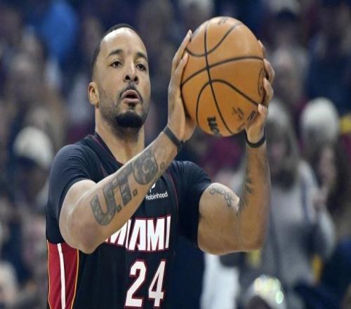 大学三分29%被断言投不了NBA,他如今命中率39.6%