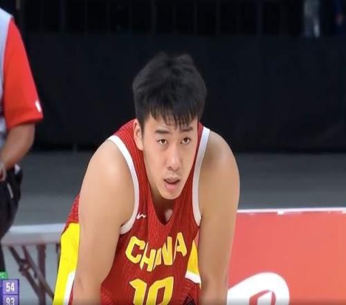 中国男篮46分狂胜!2连胜小组提前出线,小将6中6成最大惊喜