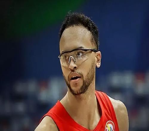 李凯尔公开喊话想为中国男篮打下届世界杯,郭士强该如何选择