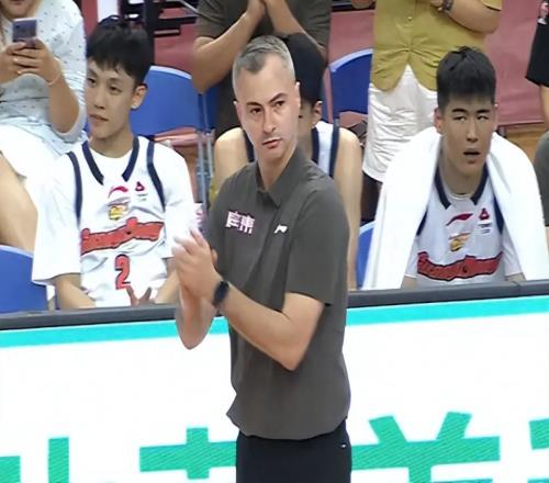 博日奇固然全面,但强力小外援才是CBA硬通货,广东队该迎回一人