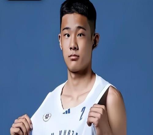 发展跟杜锋无关前妻曝杜昆泽有进步全靠自己暗示未来会留洋