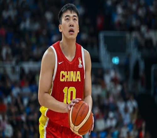 CCTV5直播!中国男篮VS菲律宾男篮,赛前带来中国男篮胡明轩、李悦洲、王俊杰以及菲律宾男篮最新消息,中国男篮复仇之战