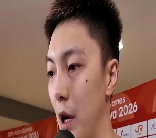 大胜菲律宾胡明轩采访!直指双方都年轻球员,展望淘汰赛强调执行