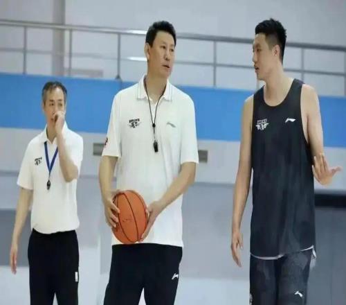 北京男篮官宣第三外援,NBA场均5.2分后卫加盟,新赛季12人大名单基本确定