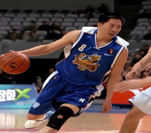 3夺CBA得分王有多难历史仅5人做到,"中国乔丹"在列,易建联创纪录
