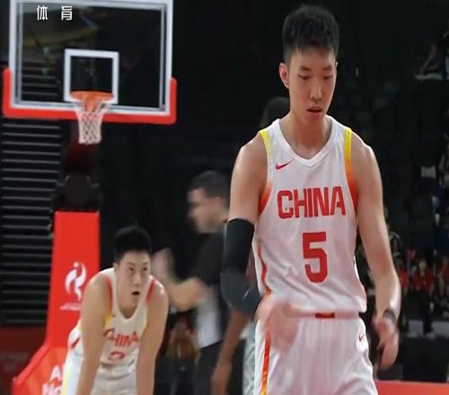 中国男篮8778沙特!不是王俊杰胡金秋他全场最佳30+7带队起飞