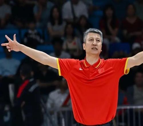 中国男篮要爆冷沙特强势反超比分!廖三宁22分,郭士强加油