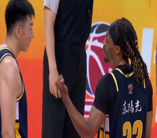 终于等到了!NBA冠军中锋正式表态,加盟广东队成首选