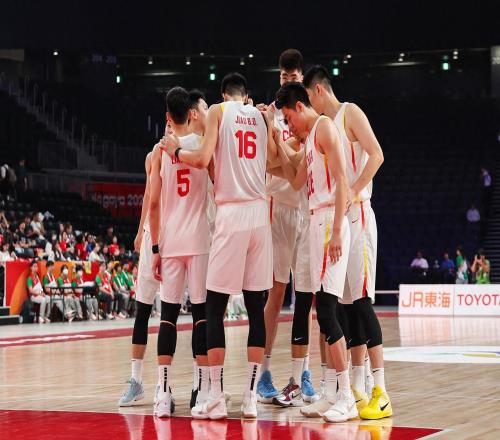 锋线终于有人了!李弘权赵嘉义火线复出,中国赢日本要抓4大关键