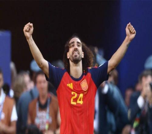 尴尬了！皇马发文祝库库雷利亚夺冠，FIFA仍显示其为切尔西球员