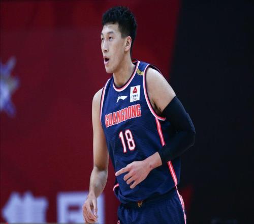 易建联替补转会！2年合同起步，30岁也抢手，错过联手杜润旺