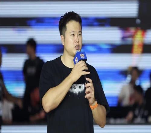 王睿泽回家乡砍下全场最高分丨青岛男篮8370赢下篮球嘉年华揭幕战