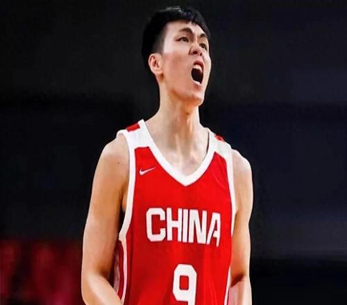 中国男篮11379喀麦隆男篮，赛后球员表现打分：3人满分4人优秀3人及格