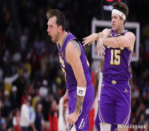 7年来首次缺席，东子湖人想让肖华给走个面，结果总裁不解风情
