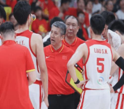 中国男篮，一直被质疑，永远被期待