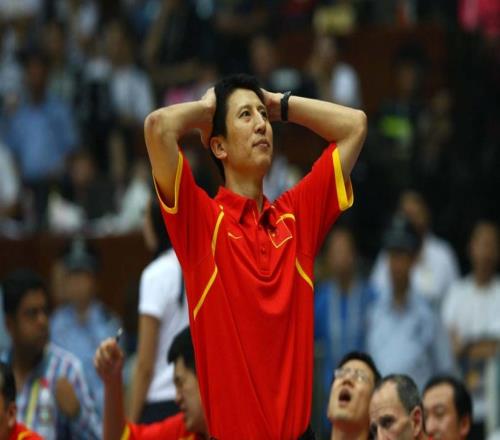 为何只敢骂乔帅苏群：球员说他太死板+弃王哲林郭士强还剩6场球
