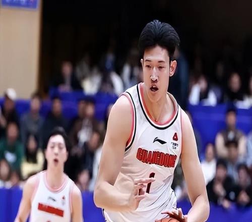 宏远速递！新主帅抵达球队宿舍，广东与广州打热身赛，黄明依或被退货