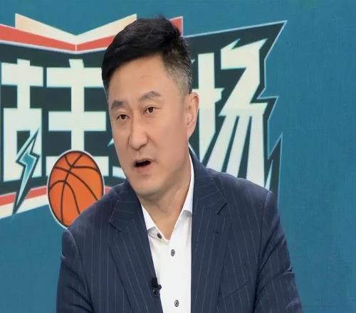 宏远速递！朱芳雨强硬发声，杜锋新身份公开，胡明轩秀肌肉照