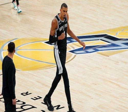 一位NBA教练谈文班亚马：有可能最终成为篮球史上最伟大的球员