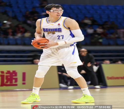 周琦因个人原因推迟报到，明天与北京首钢会合