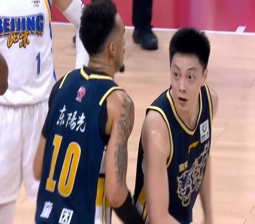 恭喜广东队！CBA第一大外援或被宏远外教看中，青岛惨遭挖角