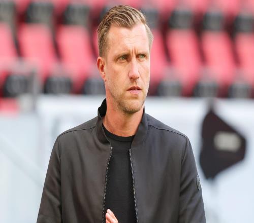 接班克勒舍纽伦堡体育总监：我和法兰克福没有任何联系