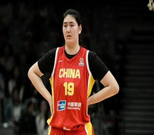 女篮惨败美国各界说啥提2内作用，点杨舒予低迷，沪媒寄语冲第2
