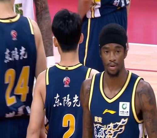 终于等到了！广东锋线“新力量”正式上位，新外教亲自保驾护航！