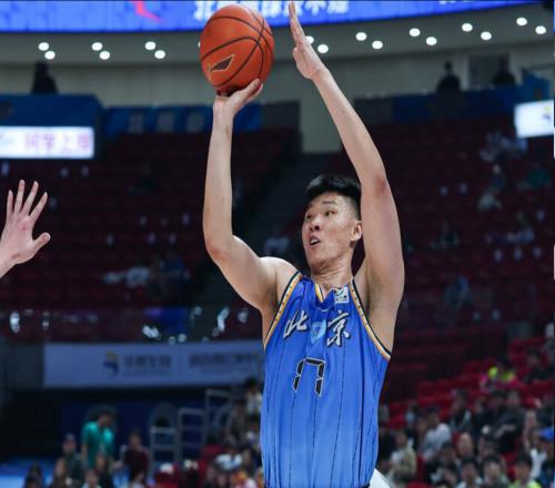 打个夏联10中1！怪不得顶薪先生被许利民弃用，李楠也救不了他