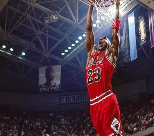 连续4个赛季场均30+有多难NBA仅四人做到，杜兰特詹姆斯无缘