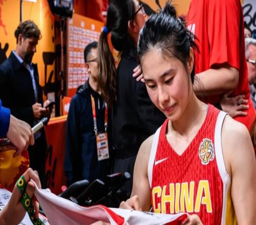 韩旭将重返纽约！中国女篮出征亚运会：刘禹彤回归王思雨继续带伤鏖战
