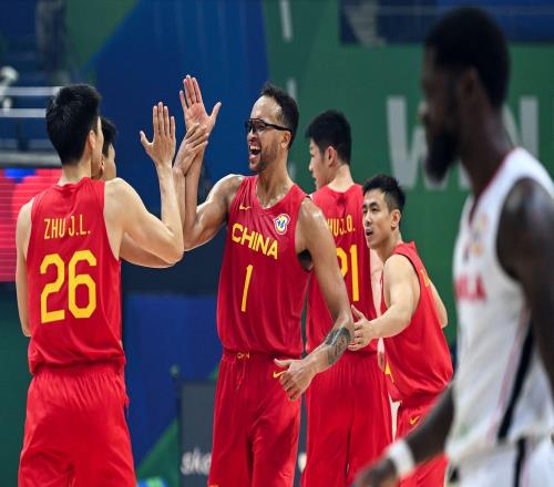 李凯尔：CBA开放引入更多外籍球员可能对本土球员成长有益