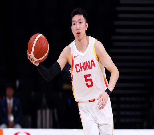 轰30+7+4！中国男篮25岁新王牌崛起：比肩周琦王治郅，亚运冲冠还靠他