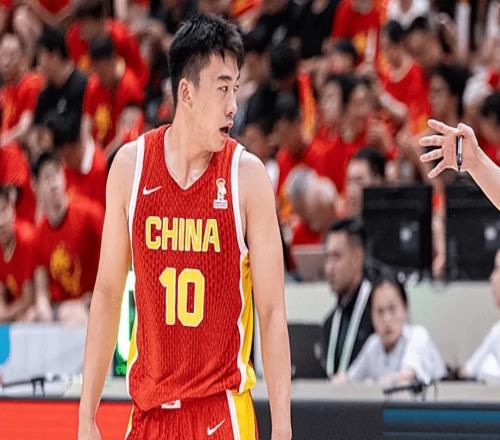 男篮半场碾压沙特！三首发齐爆，王俊杰庞峥麟太铁，防守成麻烦！
