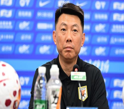 发布会逆转西海岸，泰山队输了唐田没输，中超滕哈赫正式就位