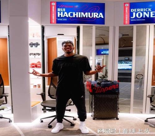 实打实的话语权！28岁八村垒2年2800万签快船：湖人把他的进攻角色，从持球锋线压成了底角炮台