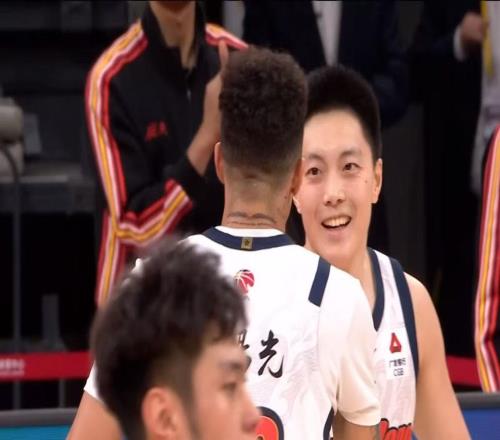 比胡明轩更重要！广东国手后卫拒绝被挖走，这可是宏远第一领军者