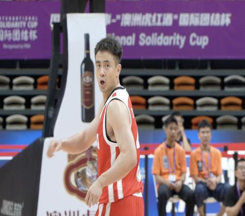 国际团结杯：中国男篮大胜喀麦隆队