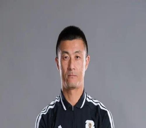苏超请动傅明，佩德里来华踢球这届“民间世界杯”有点野