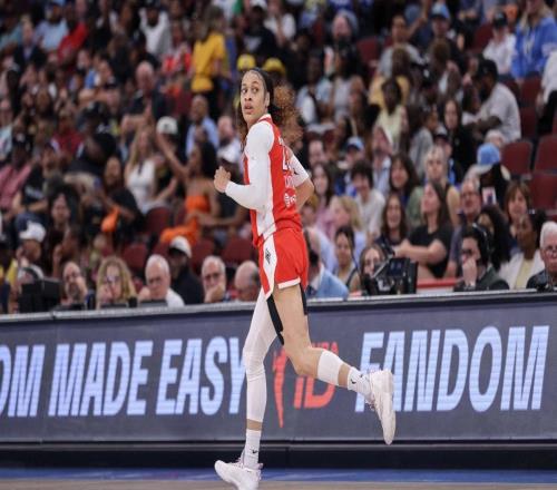 WNBA弃将卡特18天后签约WCBA冠军：曾场均33.1分
