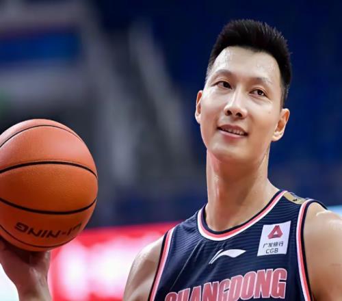 宏远早报！阿联归队职务出炉，胡明轩否决交易，徐杰将拿顶薪！