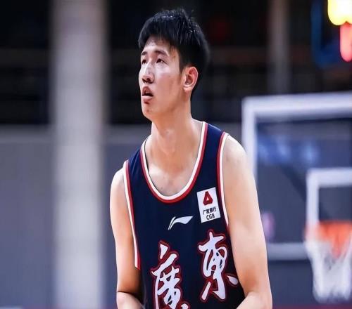 宏远速递！陈老板做重要决定，朱芳雨交接完成正式离队，黄明依将续约