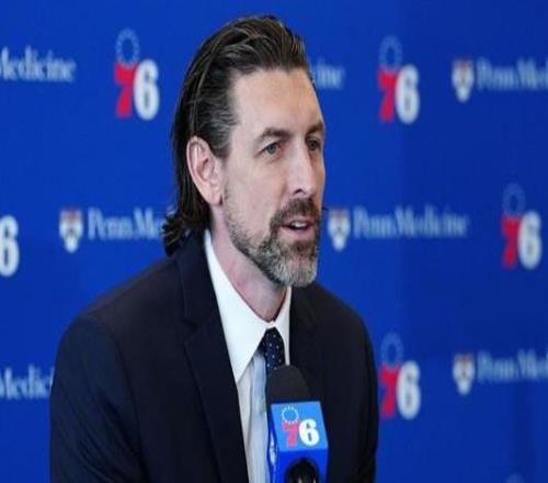 甘西：我高中时代有幸结识詹姆斯他是最伟大的篮球运动员之一